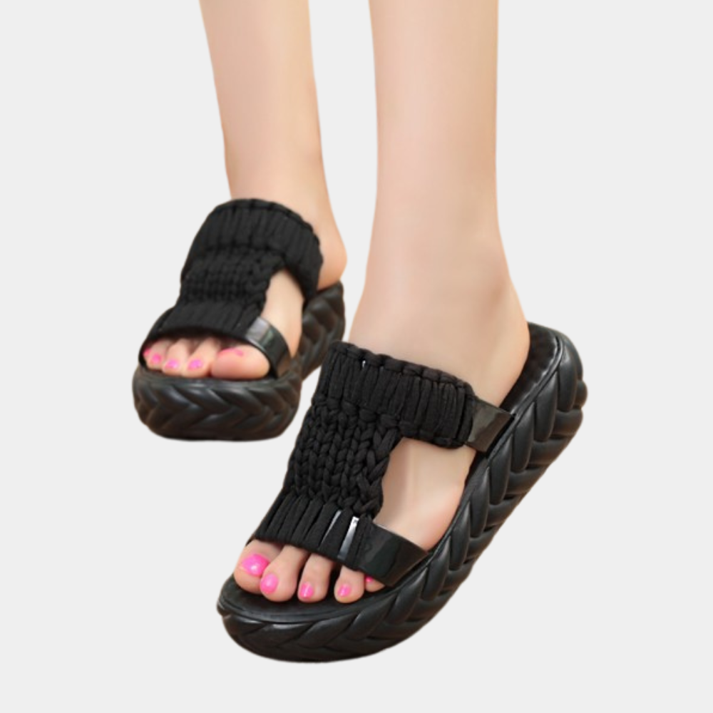 Lia - Trendy sandalen met vlechten voor een zorgeloze zomer