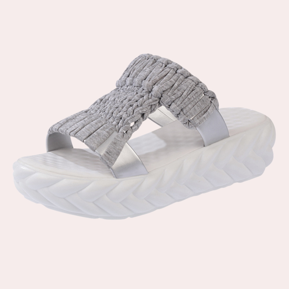 Lia - Trendy sandalen met vlechten voor een zorgeloze zomer